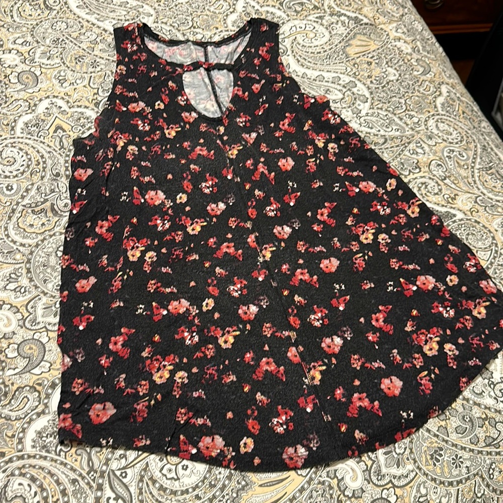 Maurice’s fashion tank. Size large.
